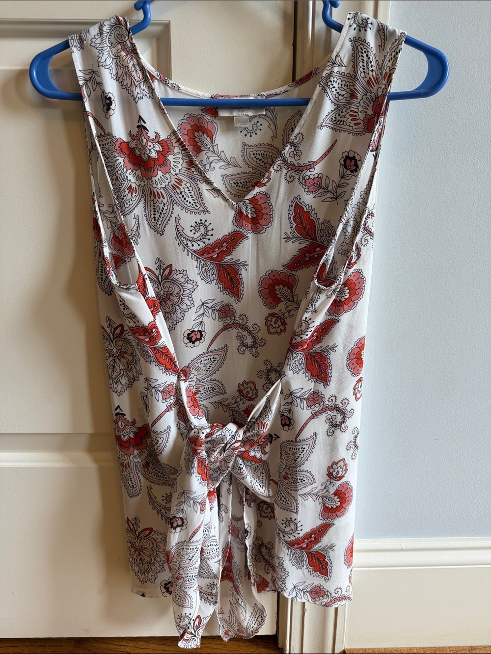 Loft sleeveless Tie-Front Floral Tank Top - Cream with Red and Coral Paisley